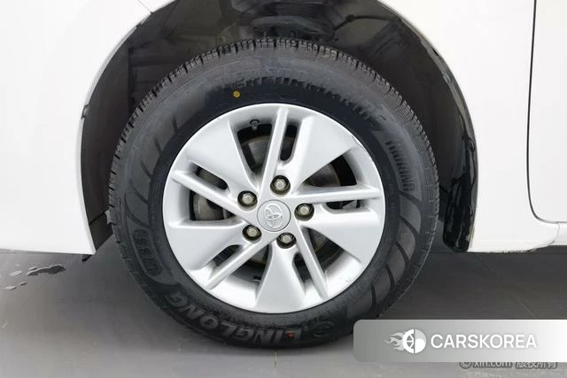 Toyota Corolla 2019 Белый из Китая