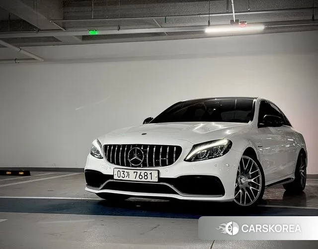 Mercedes-Benz C-Class W205 2018 Белый из Кореи