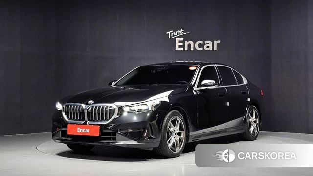 BMW 5 Series (G60) 2023 Черный из Кореи