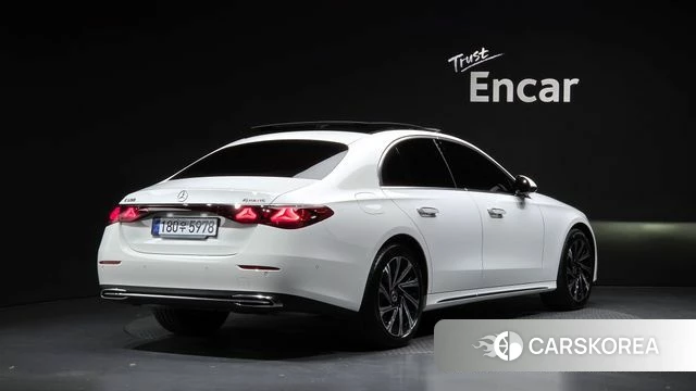 Mercedes-Benz E-Class W214 2025 Белый из Кореи