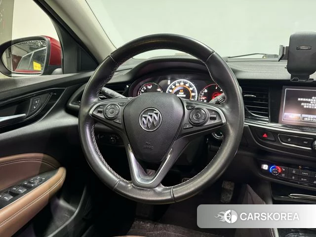 Buick Regal 2018 Красный из Китая