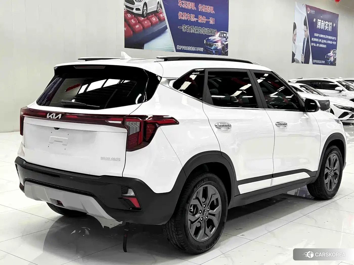 Kia Seltos 2023 Белый из Китая