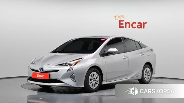 Toyota Prius 4th Generation 2018 Серебристо-серый из Кореи