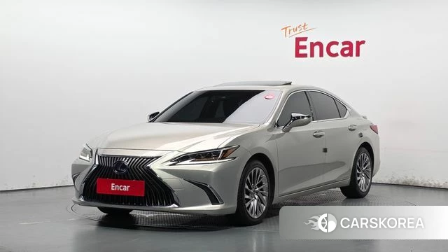 Lexus ES300h 7th generation 2019 Жемчужный цвет из Кореи