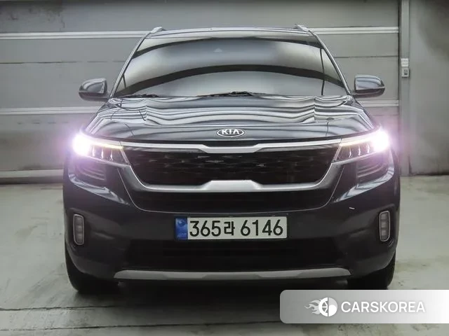 Kia Seltos 2021 Серый из Кореи