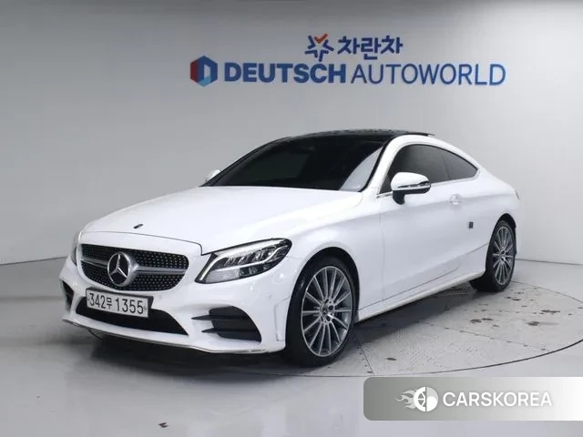 Mercedes-Benz C-Class W205 2019 Белый из Кореи