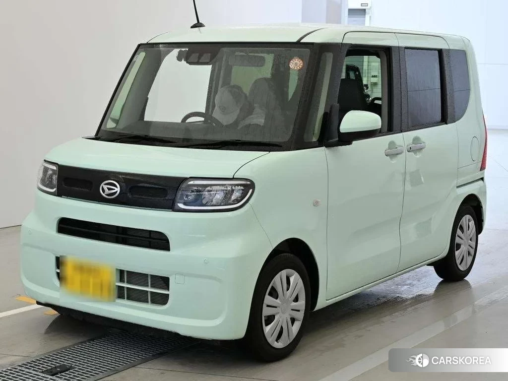 Daihatsu Tanto 2025 из Японии