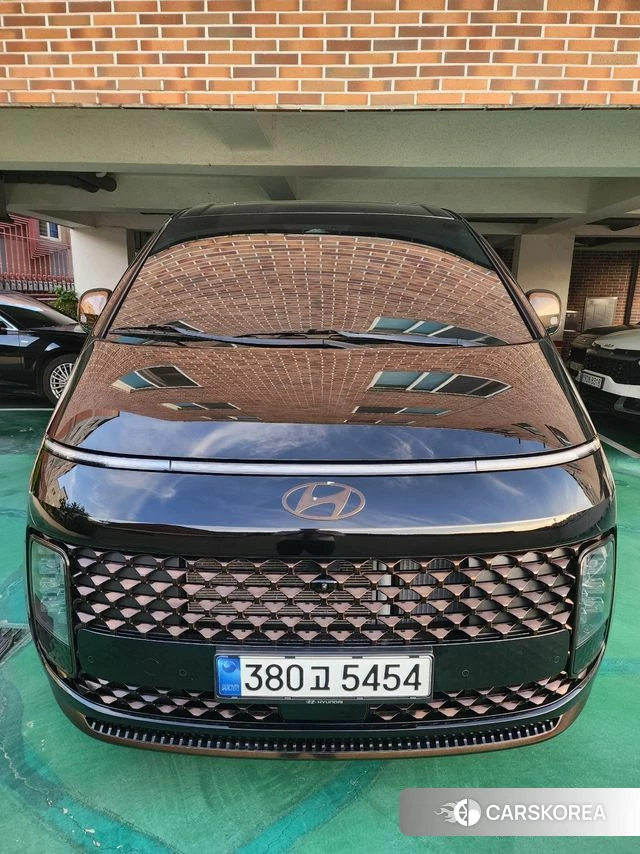 Hyundai Staria 2025 Черный из Кореи