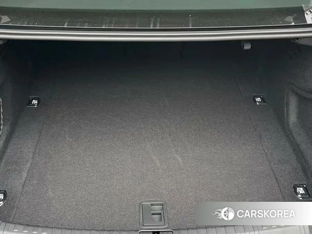 Audi A6L 2024 Черный из Китая