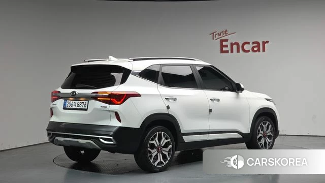 Kia Seltos 2021 Белый из Кореи