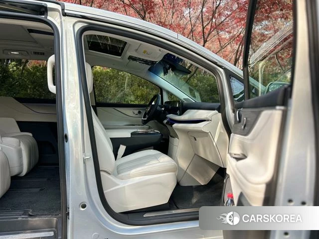 Buick GL8 PHEV 2024 Шампань из Китая