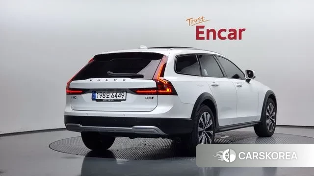 Volvo V90 Cross-Country 2024 Белый из Кореи