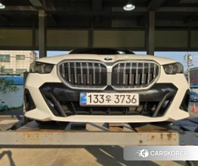 BMW 5 Series (G60) 2025 Белый из Кореи
