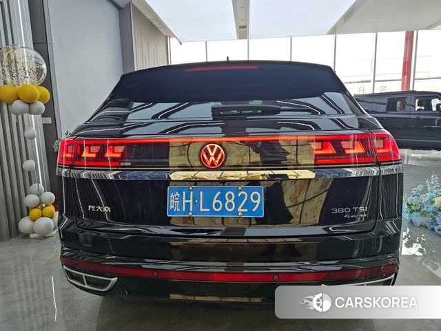 Volkswagen Tourang 2024 Черный из Китая