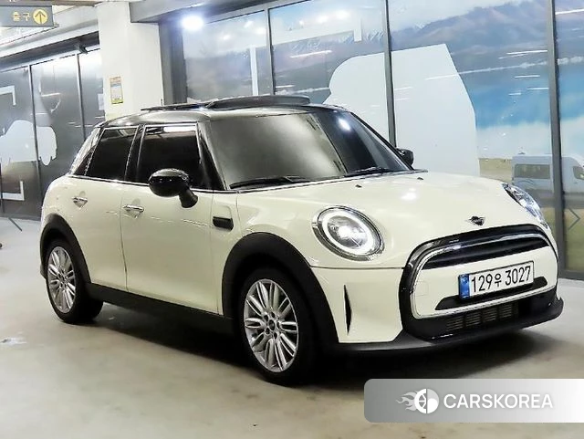 Mini Cooper 2021 Белый из Кореи