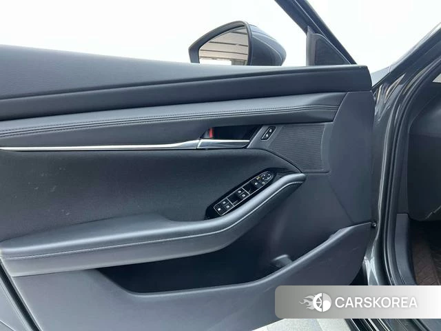 Mazda 3 Angkesaila 2022 Черный из Китая