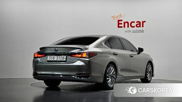 Lexus ES300h 7th generation 2018 Песочный из Кореи