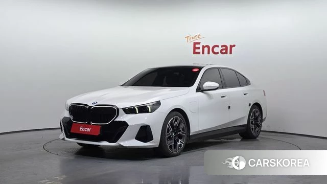 BMW 5 Series (G60) 2025 Белый из Кореи