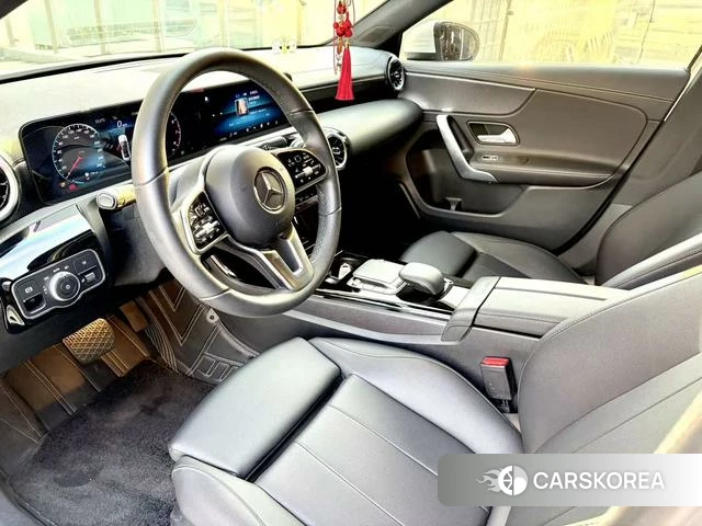Mercedes-Benz Class A 2022 Белый из Китая