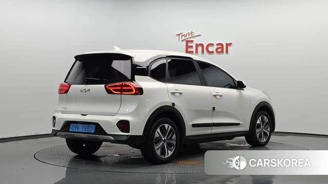 Kia Niro Plus 2022 Белый из Кореи