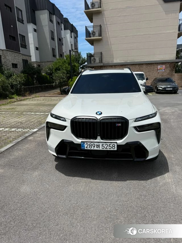 BMW X7 (G07) 2025 Белый из Кореи
