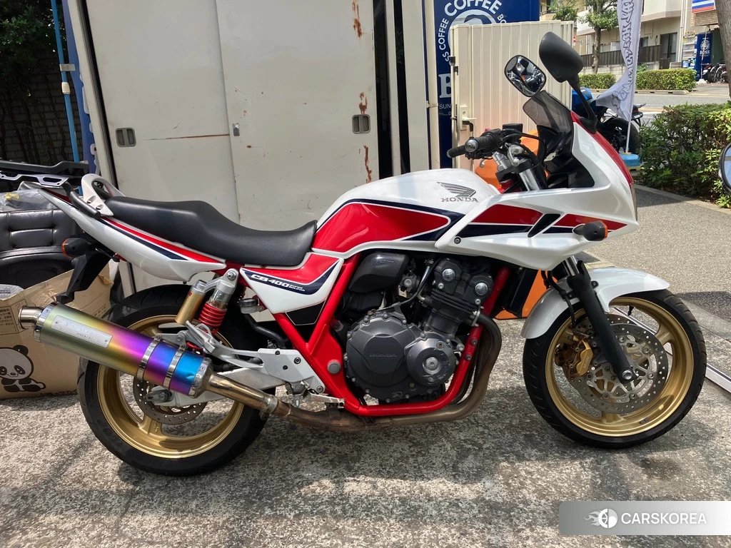 Проданный Honda CB400SF BOLDOR 2011 из Японии, фото 2