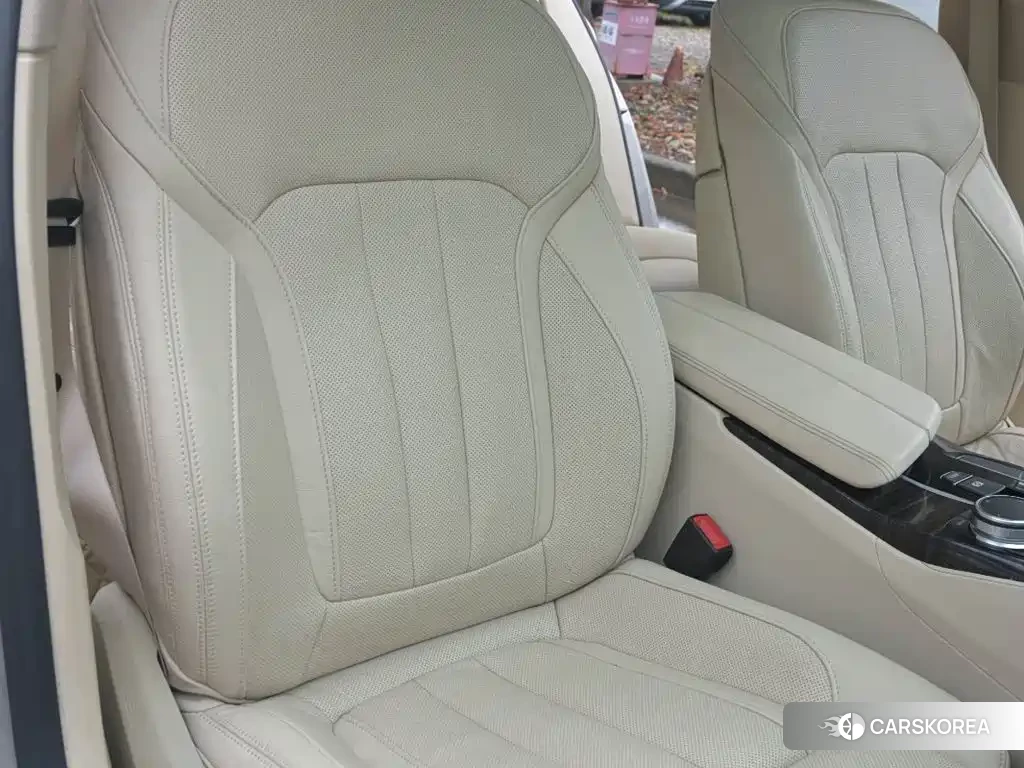 BMW 5 series 2018 Champagne/brown из Китая