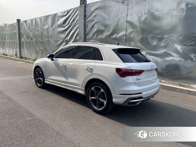 Audi Q3 2023 Белый из Китая