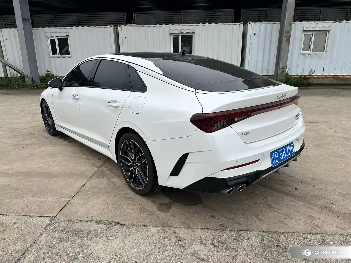 Kia K5 2022 Белый из Китая