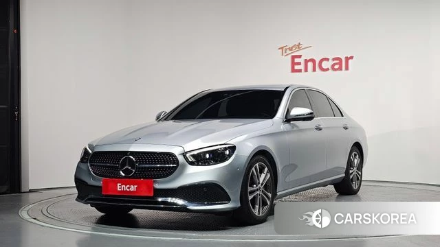 Mercedes-Benz E-Class W213 2022 Серебристо-серый из Кореи
