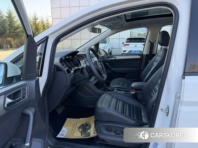 Volkswagen Touran L 2021 Белый из Китая