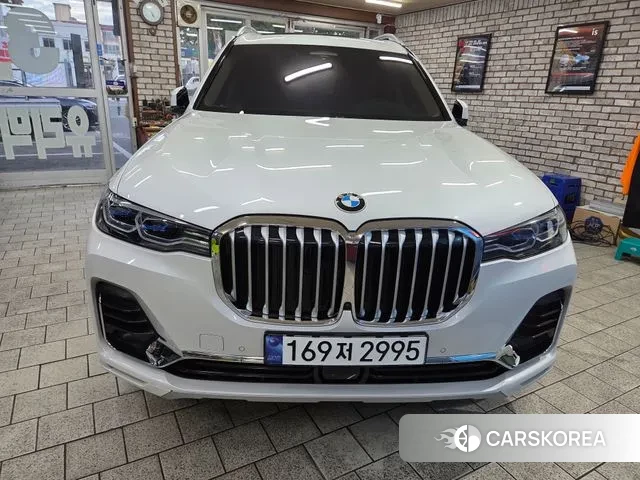 BMW X7 (G07) 2022 Белый из Кореи