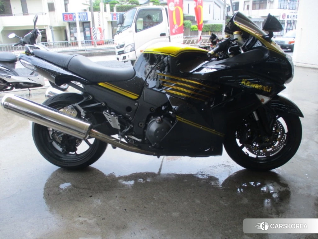 Проданный Kawasaki ZZR1400 2011 из Японии