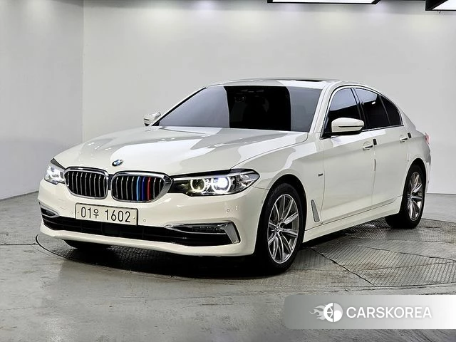 BMW 5 Series (G30) 2018 Белый из Кореи