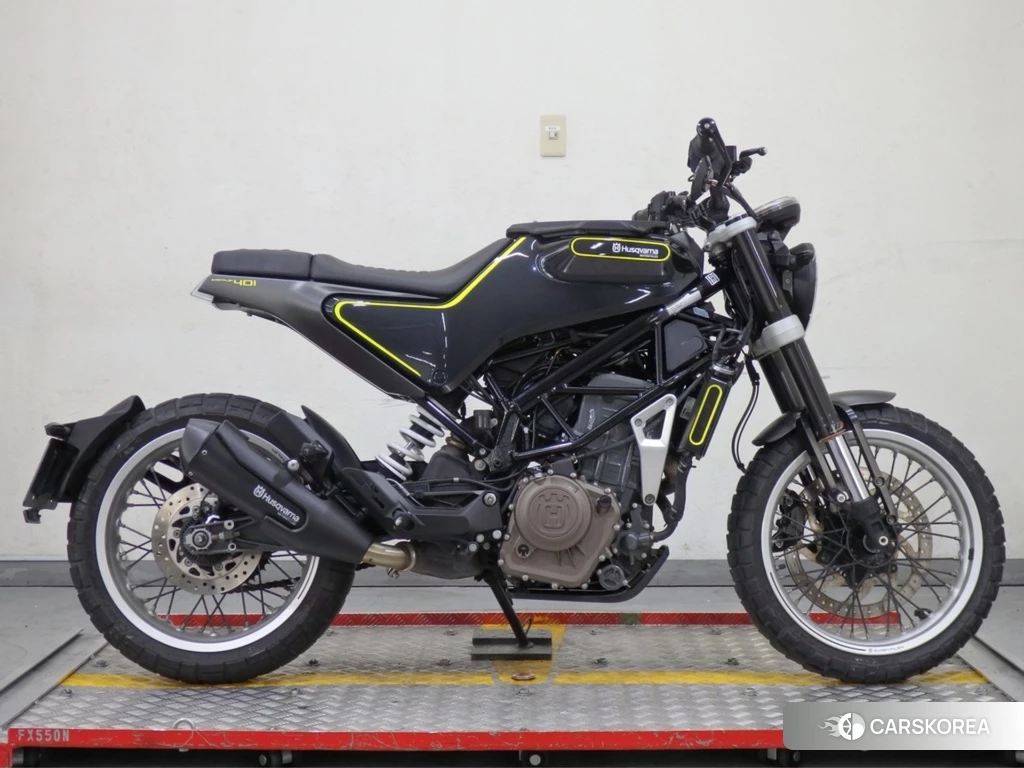 Проданный Husqvarna SVARTPILEN 401 2018 из Японии