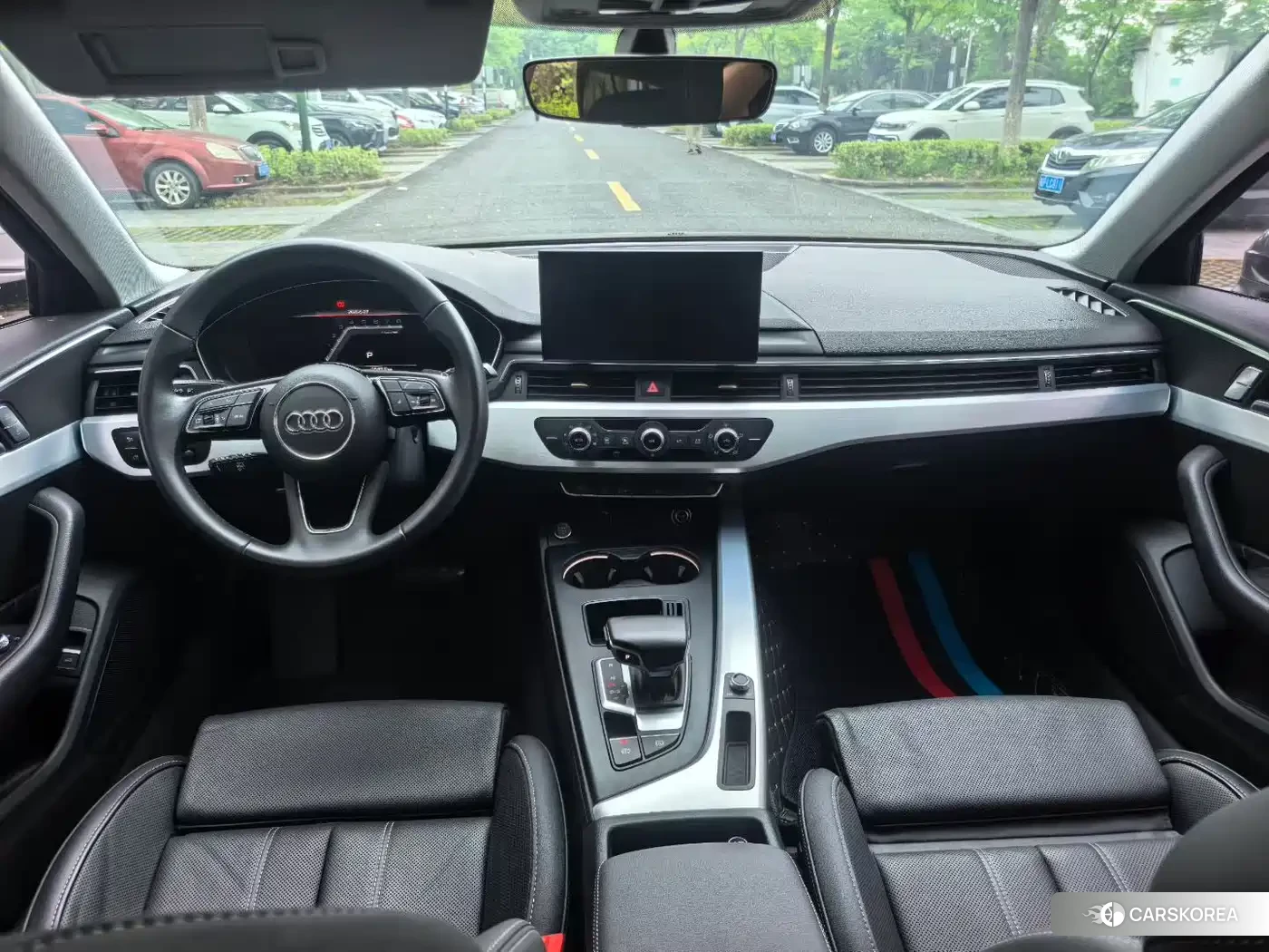 Audi A4L 2024 Silver/gray из Китая