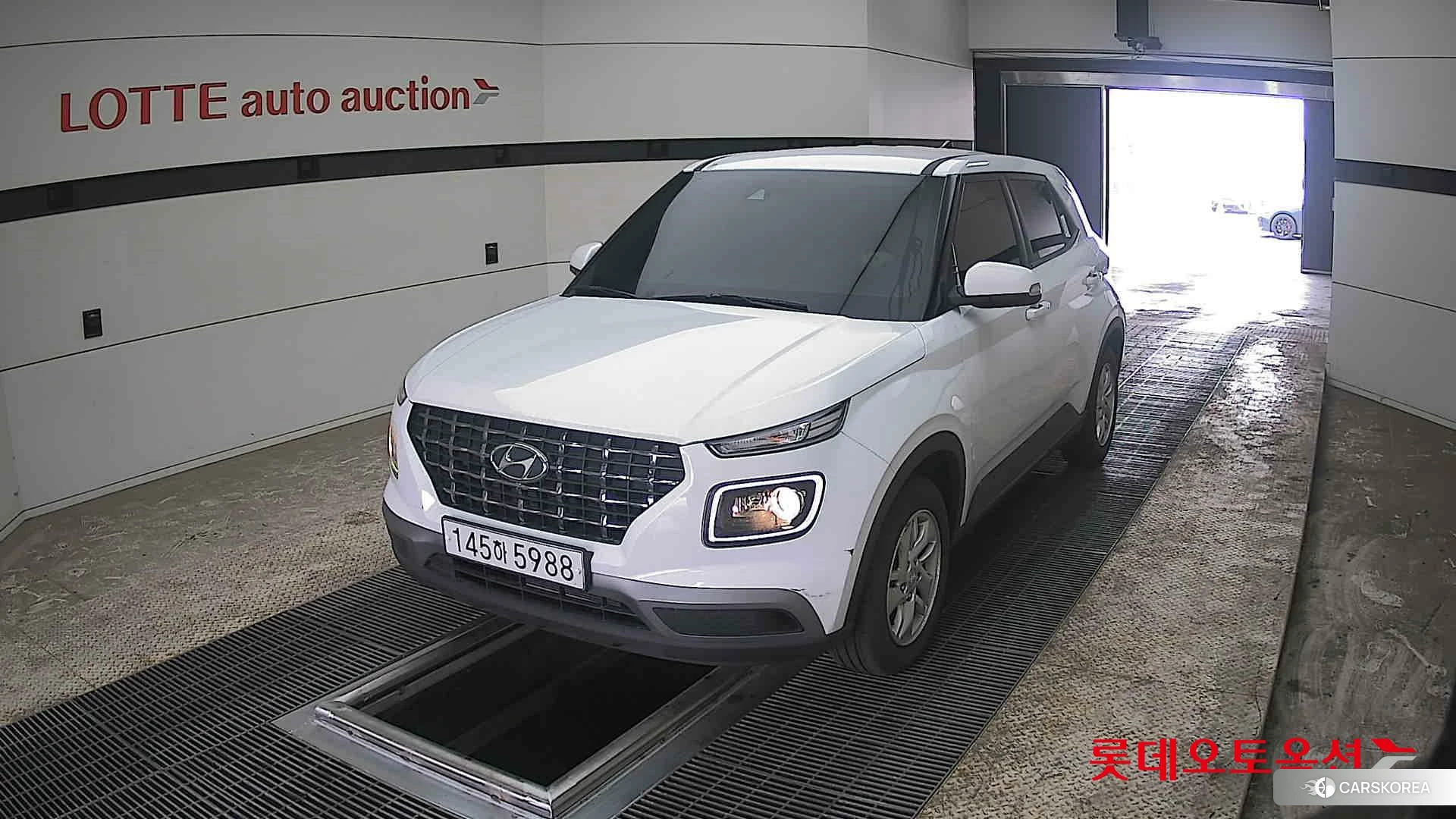 Hyundai Venue 2020 Polar White из Кореи