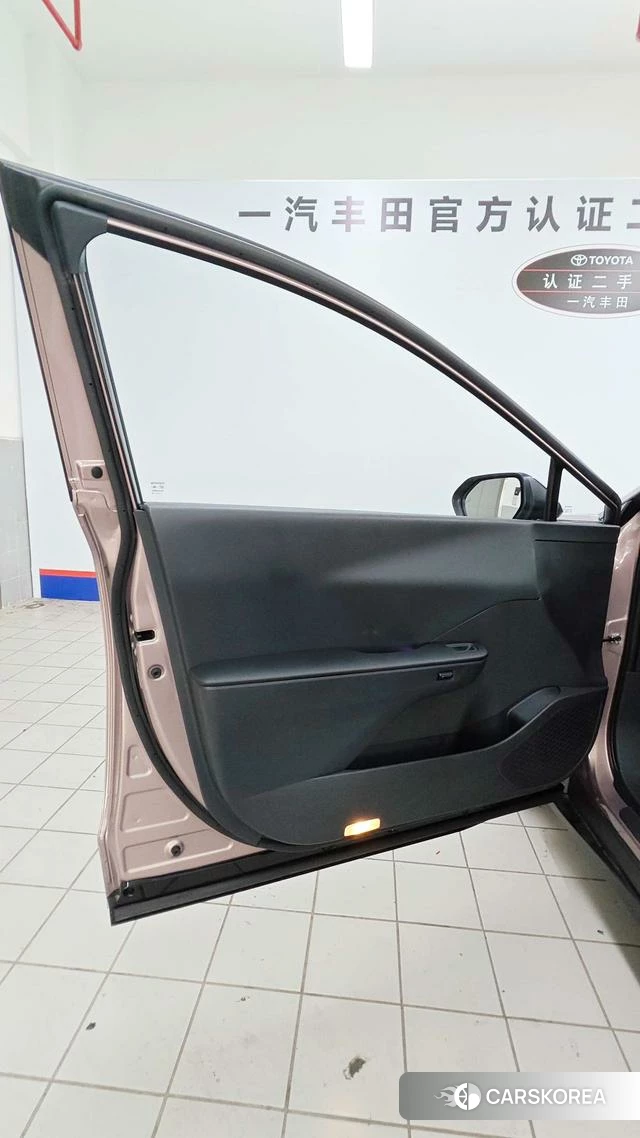 Toyota bZ3 2023 Шампань из Китая