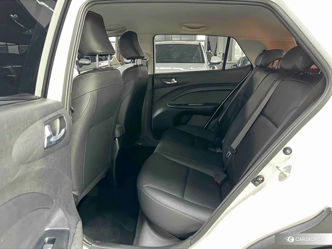 Kia KX1 2023 Белый из Китая