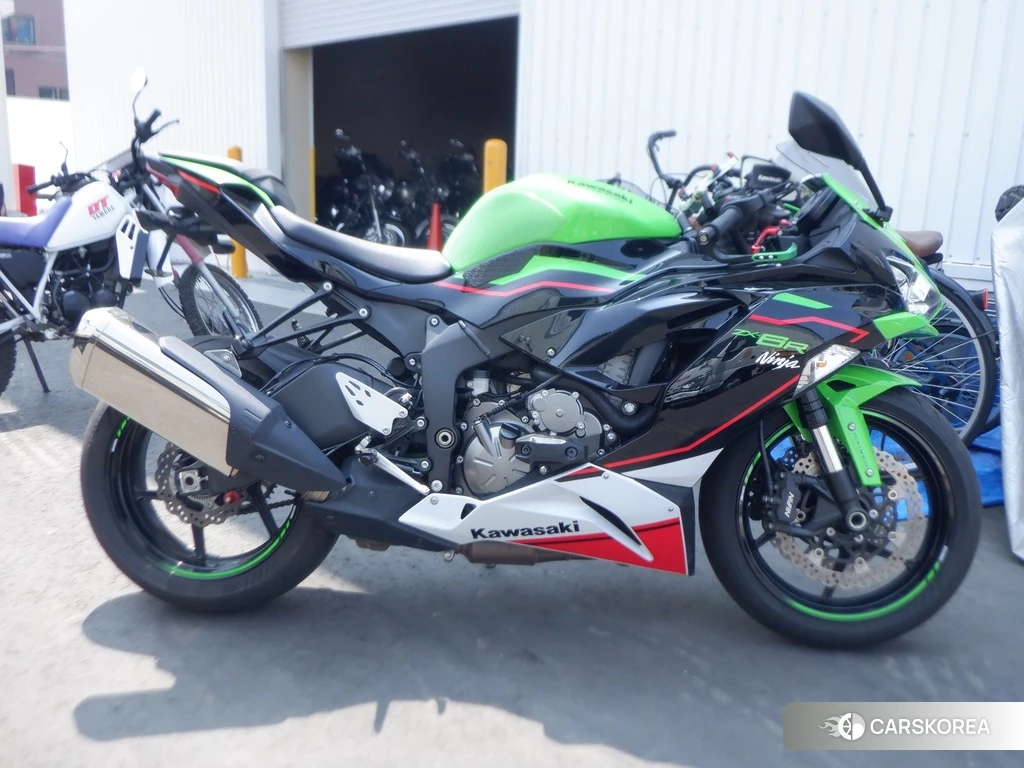 Проданный Kawasaki NINJA ZX-6R KRT 2020 из Японии