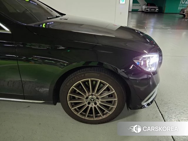 Mercedes-Benz E-Class W213 2022 Черный из Кореи