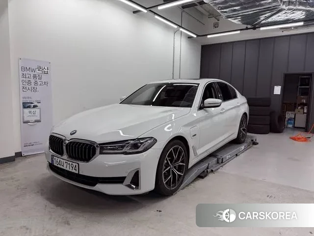 BMW 5 Series (G30) 2022 Белый из Кореи