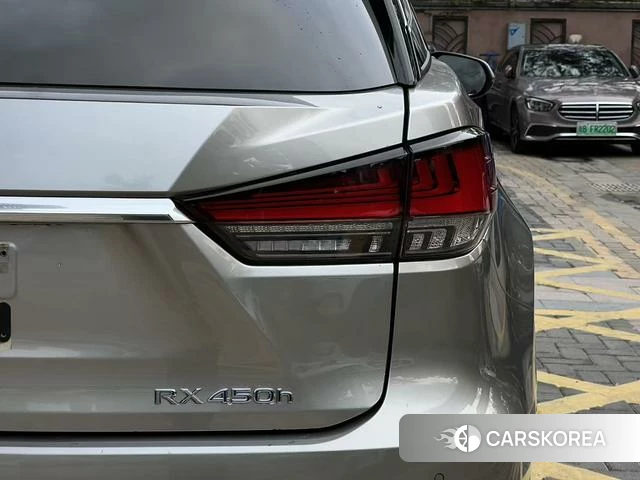 Lexus RX 2022 Серебристо-серый из Китая