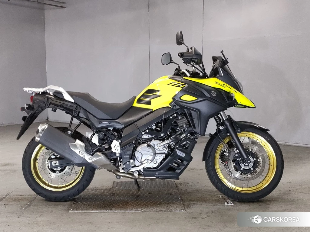 Проданный Suzuki V-STROM 650 XT 2017 из Японии