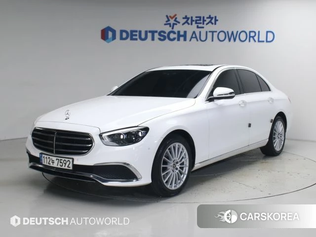 Mercedes-Benz E-Class W213 2021 Белый из Кореи