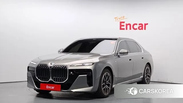 BMW 7 Series (G70) 2023 Серебристо-серый из Кореи