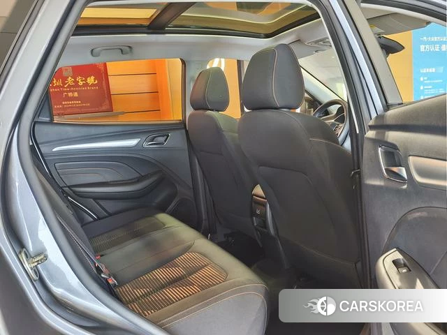 Roewe RX3 2021 Серебристо-серый из Китая