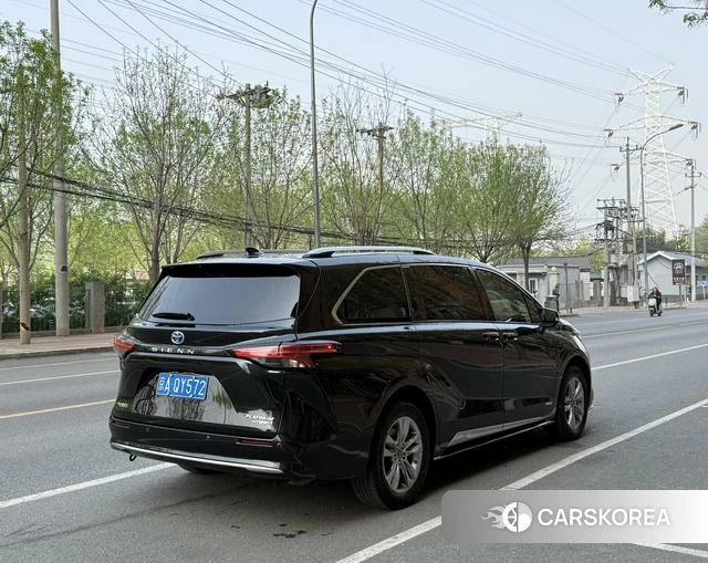 Toyota Saina 2022 Черный из Китая