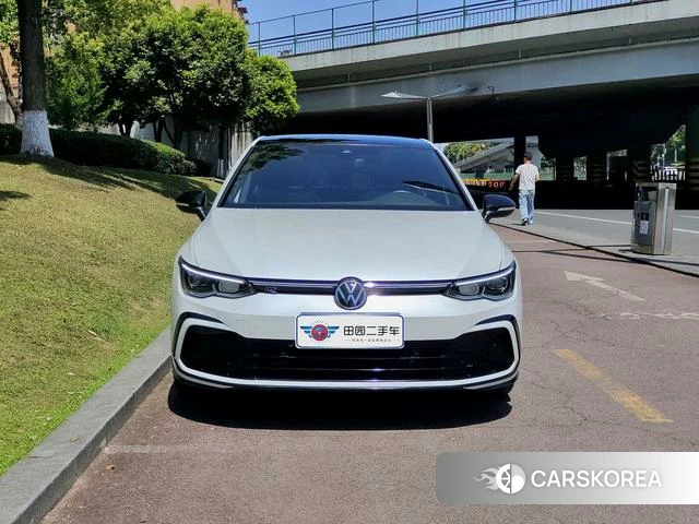 Volkswagen Golf 2021 Белый из Китая