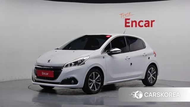 Peugeot 208 2018 Белый из Кореи